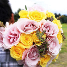 Load image into Gallery viewer, Astralis Fresh Flower Bouquet - Rosaholics