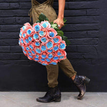 Load image into Gallery viewer, Pinky Promise Rose Bouquet - Rosaholics