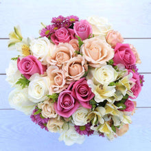 Load image into Gallery viewer, Ti Amo Fresh Flower Bouquet - Rosaholics
