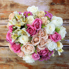 Load image into Gallery viewer, Ti Amo Fresh Flower Bouquet - Rosaholics
