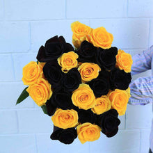 Load image into Gallery viewer, Black Sun (exclusive) Rose Bouquet - Rosaholics
