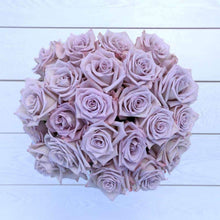 Load image into Gallery viewer, Vintage Fresh Rose Bouquet - Rosaholics
