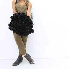 Load image into Gallery viewer, Black Mamba Bouquet - Rosaholics
